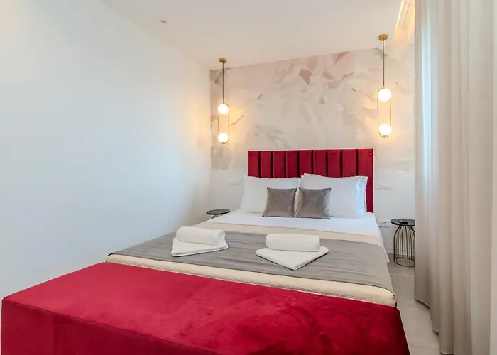 Kolovare Luxury 公寓 *